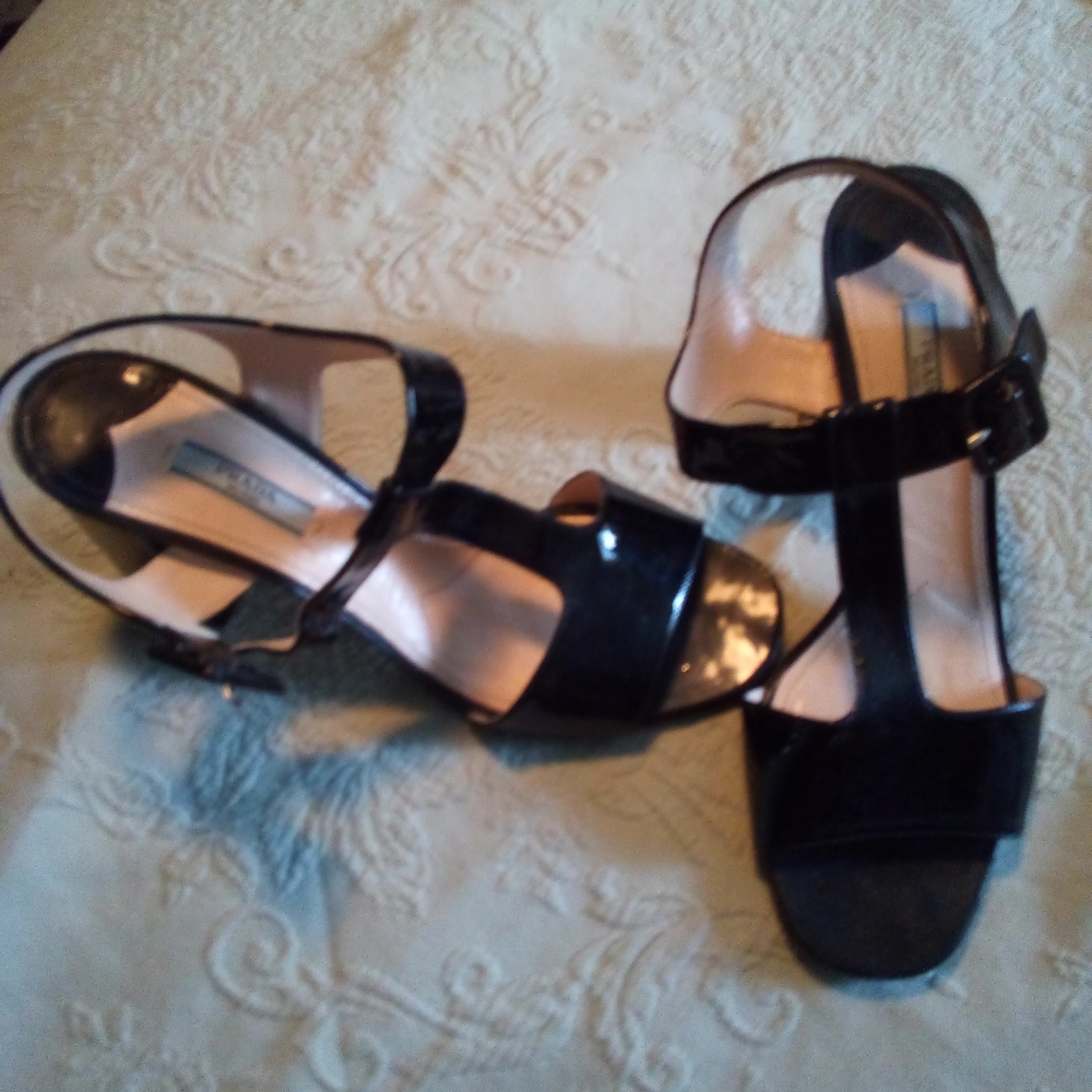 Block heeled sandles